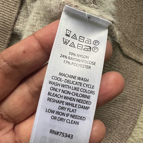 Oversized Sweater - Picture 7 of 7